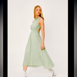 Midi dress in sage green